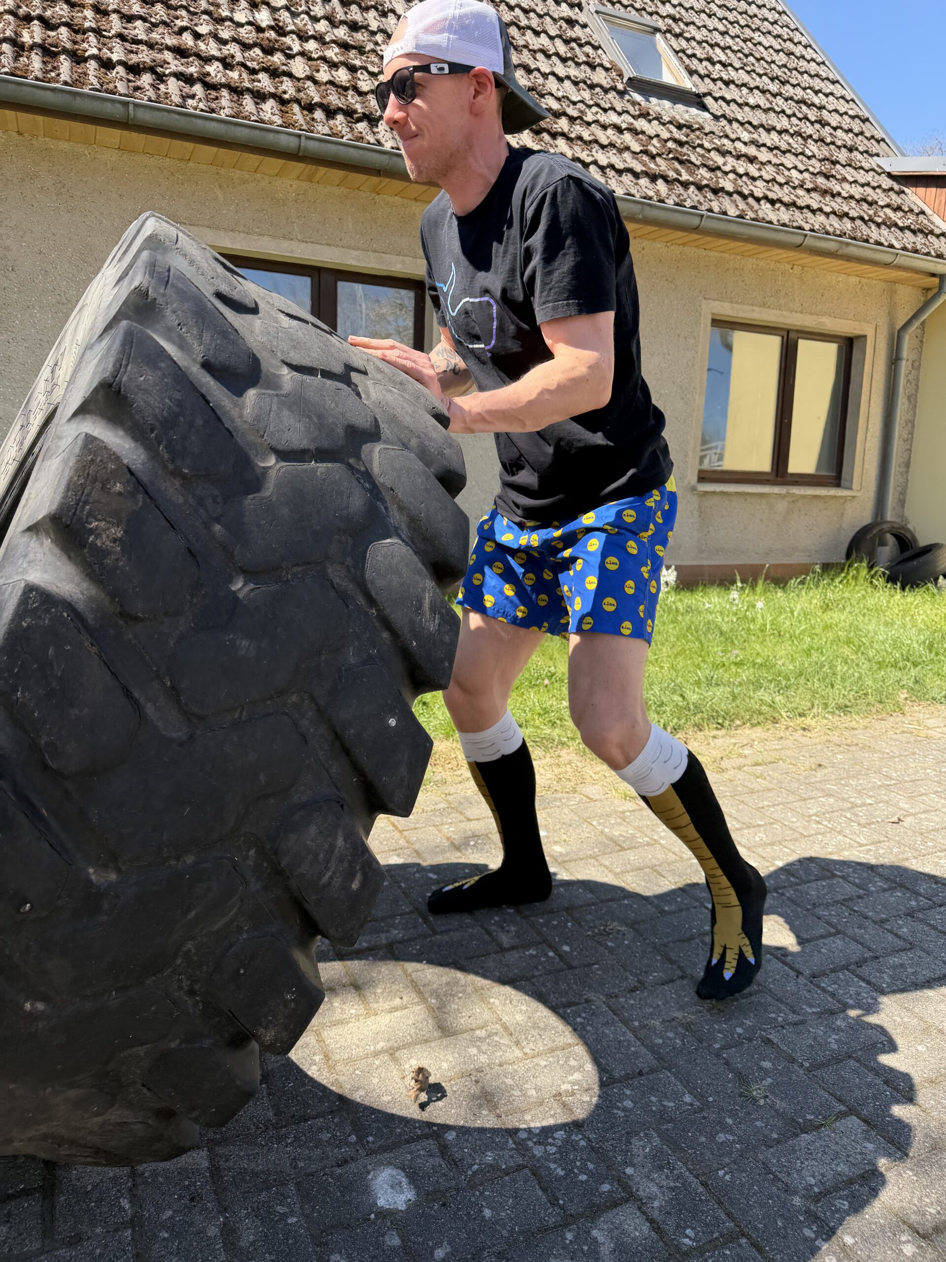 Alex Schwice beim Tire Flip